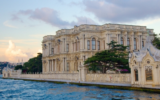 BEYLERBEYI PALACE & TWO CONTINENTS ASIA & EUROPE (HALF DAY AFTERNOON)